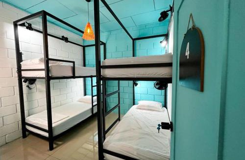 Chinatown House | Lolas Hostal, Habitacion Exclusiva para Mujeres, 2 camarotes, precio por cama