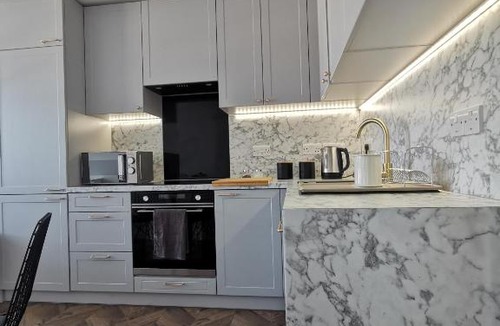 Restalrig Apartment | Lolo Properties