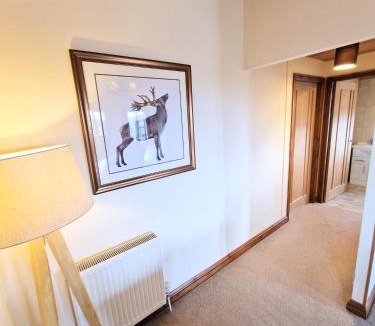 Kelty Ski Chalet | Lomond 5 with Private Hot Tub - Fife - Loch Leven - Lomond Hills - Pet Friendly