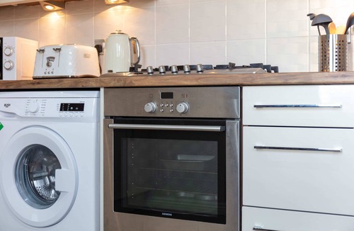Kilmarnock Apartment | London Gate No1 - Donnini Apartments
