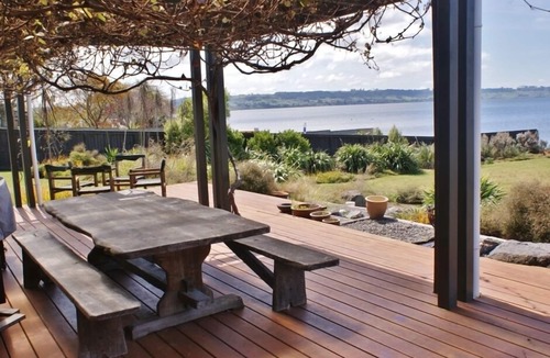 Ngongotaha House | Lounge to Lake - Water's Edge, Lake Rotorua