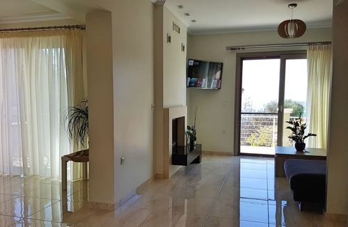 Mousata House | Lourdas Bay View