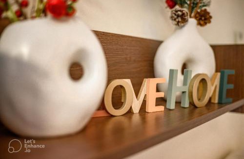 Gerakas Apartment | Lovehome - 4BD Villa with views-15mins to airport,10mins to MEC ΑΕ- 2mins to bus stop ,10mins to Suburban Railway on foot