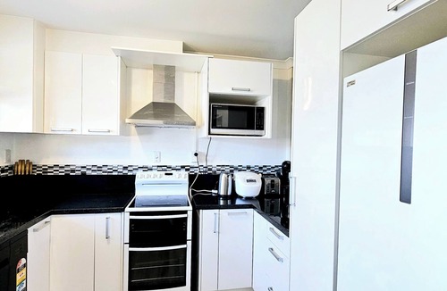 Mount Eden Apartment | Lovely 2-Bedroom Rental with Parking Zodiak Stays