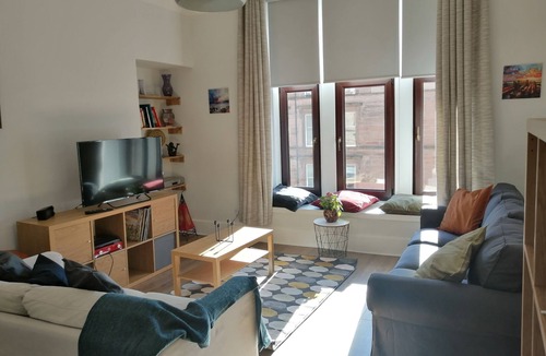 Kelvinbridge House | Lovely 2 bedrooms flat in the heart of Western, pet friendly