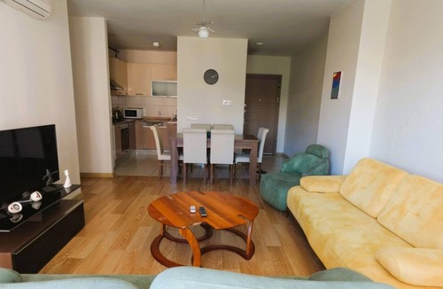 Beylikduzu Apartment | lovely 2-bedrooms with pool.