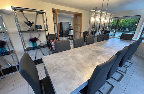 Taynuilt House | Lovely 7 bedroom home with hot tub and large garden near Oban