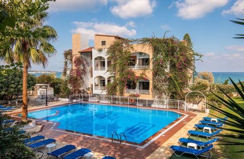 Hersonissos Centre Apartment | Lovely family apartment with sea view