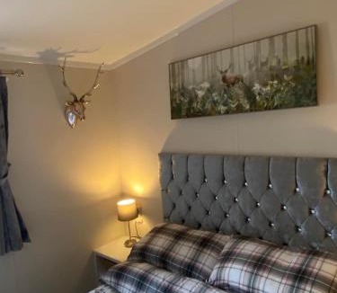 Cove Resort | Lovely new caravan by Loch Long