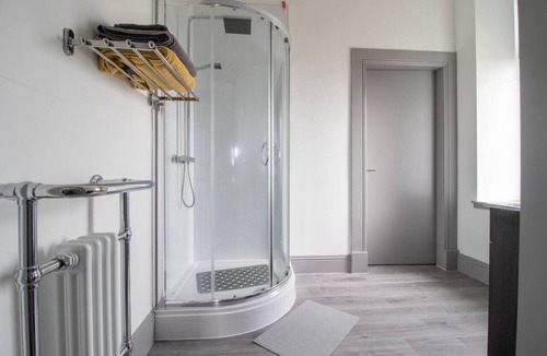 Kilmarnock Condo | Lugton Rooms - Executive Suite