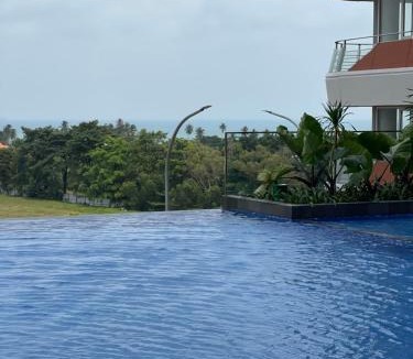 Batam Apartment | Luxe 1-Bedroom Haven with Ocean View on the 5th Floor of Kalani Tower