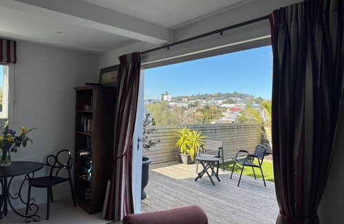 Kingsland House | Luxurious 5 Bed Grey Lynn House with views in Central Auckland Available to BUY.