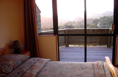 Coromandel Cabin | Luxurious Bed and Breakfast Accommodation with Sea Views in Coromandel, New Zealand