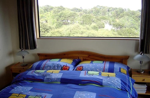 Coromandel Cabin | Luxurious Bed and Breakfast Accommodation with Sea Views in Coromandel, New Zealand