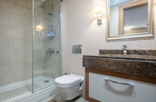 Maslak Apartment | Luxurious Flat with City View in Maslak