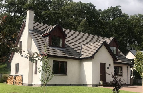 Kincraig House | Luxurious modern cottage with oak garden in Cairngorm National Park