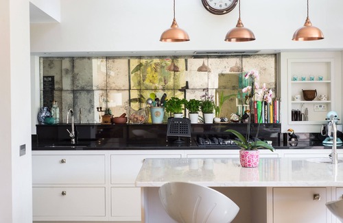 Eskbank House | Luxurious Victorian Villa, Eskbank, Near Edinburgh, Sleeps 10. Parking & Garden