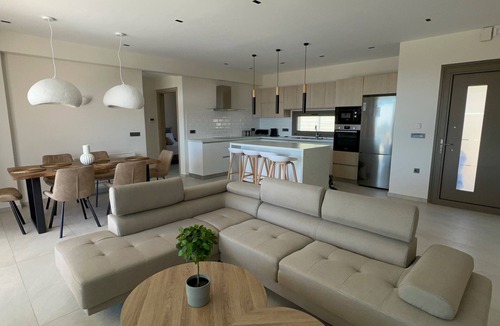 Lourdata Villa | Luxurious Villa Retreat in Lourdata