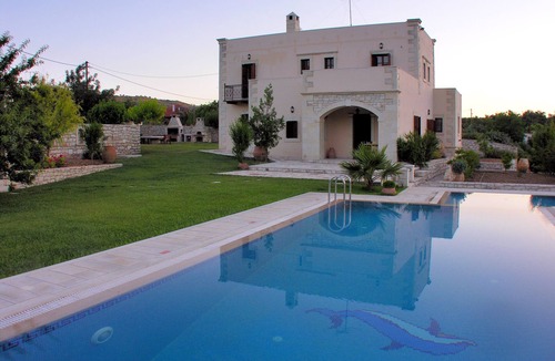 Melidoni Villa | Luxurious villa with huge garden & private Heated pool in paradise environment