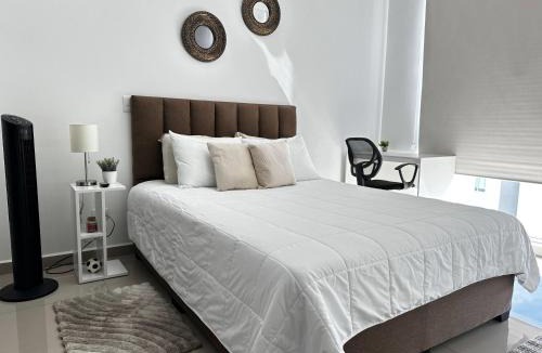 Cinco Esquinas Apartment | Luxury 12th Floor Apartment with Views - Downtown San Jose Pool and Gym