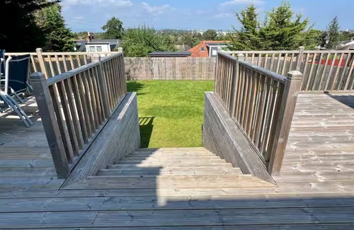 Giffnock House | Luxury 3 Bed House in Giffnock. Big Garden & Drive - Pass the Keys