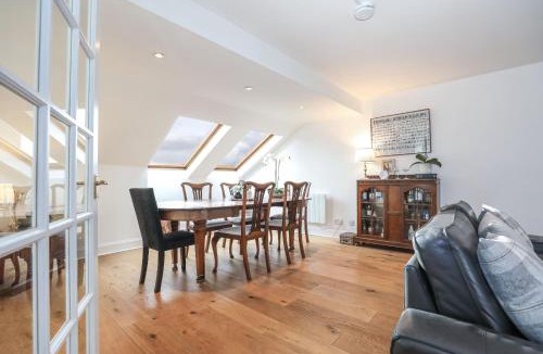 Old Town Apartment | Luxury 3 Bed Royal Mile Apartment