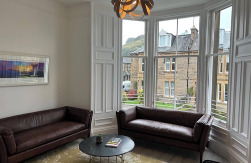 Newington Apartment | Luxury 4 Bed Penthouse With Skyline View