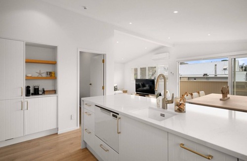 Mission Bay Apartment | Luxury Apart w/Seaviews | Full Laundry, Kitchen