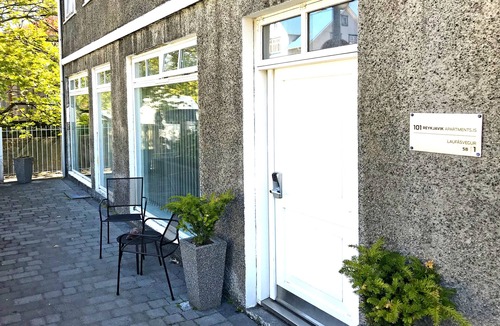 Downtown Apartment | Luxury apartment in central Reykjavik 2 bedroom and 2 bathrooms, keyless entry