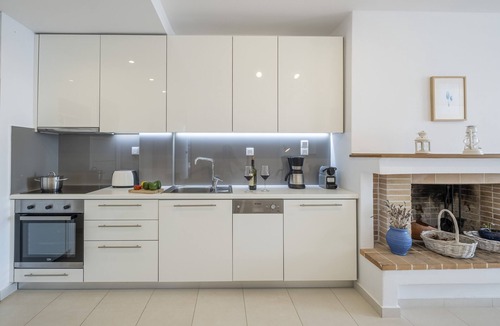 Kiveri Apartment | Luxury beach apartment, Sea view balcony, near Nafplio, Mycenae, Epidaurus