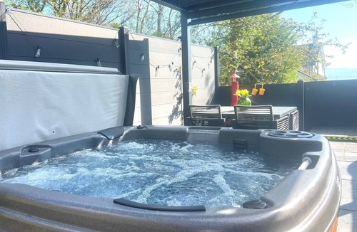 Innellan Cabin | Luxury Glamping Escape - Hot tub - West Coast Scotland