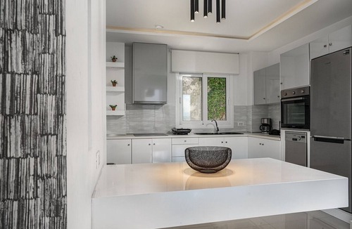Neromilos Villa | Luxury Holiday Villa with Panoramic Sea Views, A/C, Private Pool and Jacuzzi - Close to Beaches!