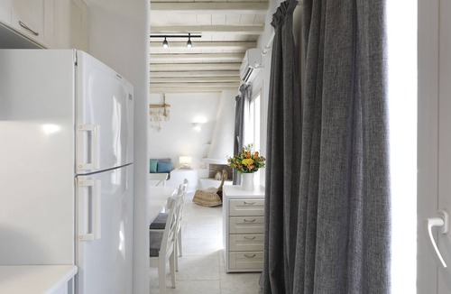 Agios Ioannis Villa | Luxury Myconian Sunset Villa with Private Jacuzzi, 5Km to Windmills