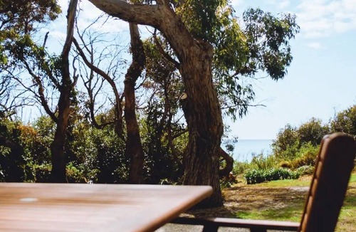 Bicheno Apartment | Luxury Oceanfront Escape - The Lookout at Cod Rock Point