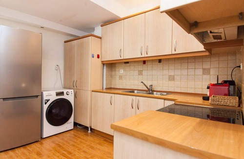 Pasalimani Apartment | Luxury Pireas Stay New 2BR Urban Escape