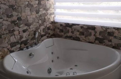 Santa Rosa Villa | Luxury Romantic getaway with Jacuzzi