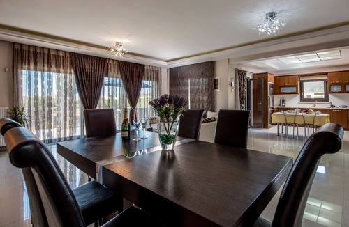 Sissi Villa | Luxury Sissi Residence with Hot Tub