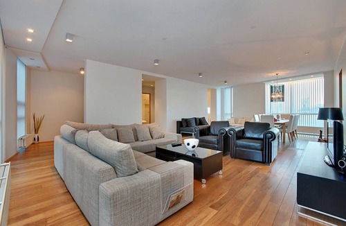 Downtown Apartment | Luxury two bedroom apartment with an ocean view