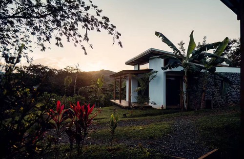 San Mateo Villa | Luxury Villa Ceibo - Exquisite, Private, Serene with Starlink