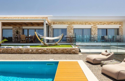 Vathianos Kampos Villa | Luxury Villa GG with private heated pool