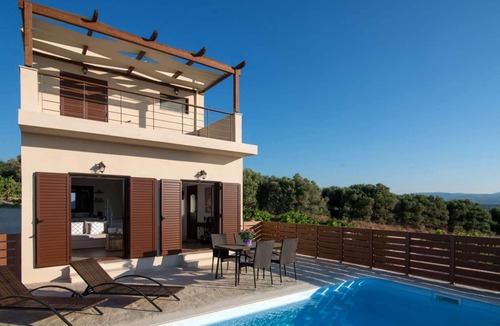 Episkopi Villa | Luxury Villa Malvasia with Seaview and Heated pool