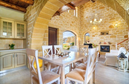 Nopigia Villa | LUXURY VILLA POSIDONIA with Pool only 35 metres from the beach.