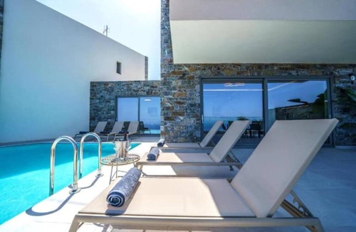 Achlada Villa | Luxury Villa with Sea View and Private Pool 1