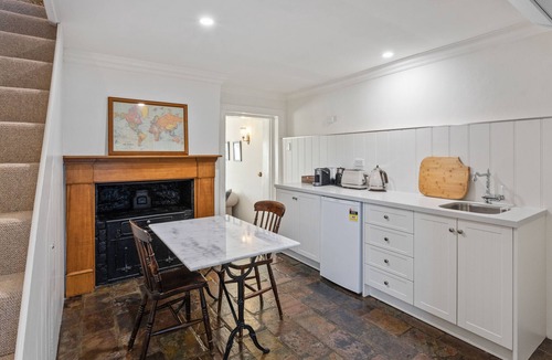 Pontville Cottage | Lythgo's Row Colonial Cottages