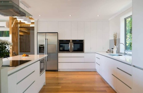 New Plymouth House | Magic on Molesworth - Prime CBD Location