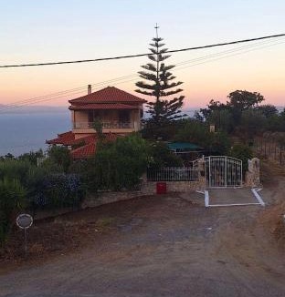 Livadi Apartment | Magical Dawn