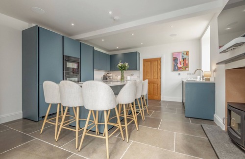 Anstruther Cottage | Magnificent Beach Front House - sleeping 10 in five bedrooms
