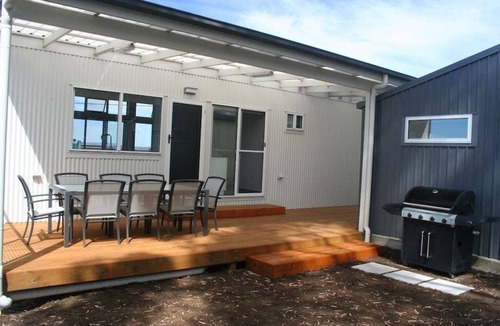 Primrose Sands House | Main House + Bunk House - 4 bed Beach House
