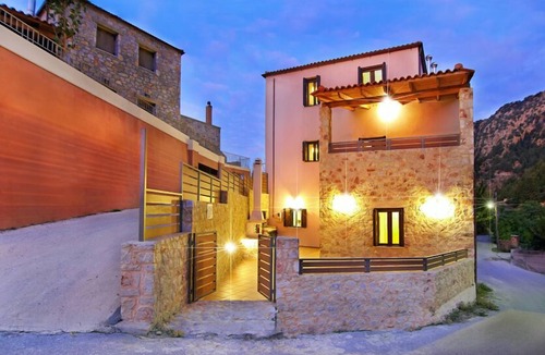 Zourva House | Maisonette in Villa Zourva
