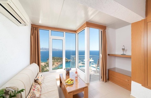 Istron Apartment | Maisonette (split-level apartment) with sea view, Wi-Fi, and air conditioning